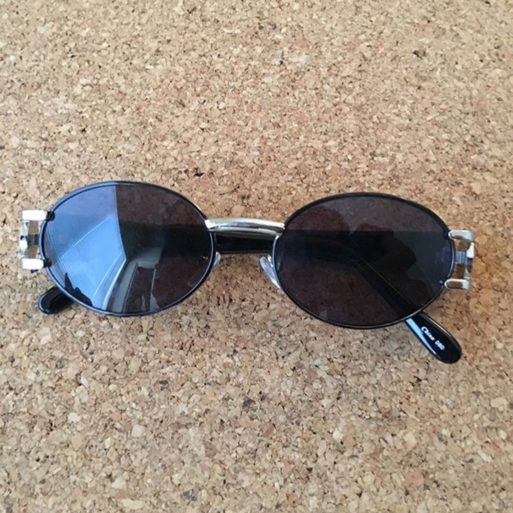 Oval sunglasses